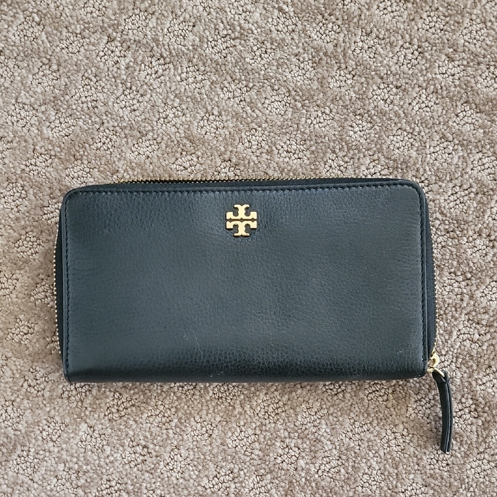 Tory Burch Black Leather Wallet with Gold Logo